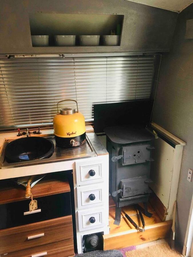 Little Vintage Caravan With Cosy Log Burner 坎特伯雷 外观 照片
